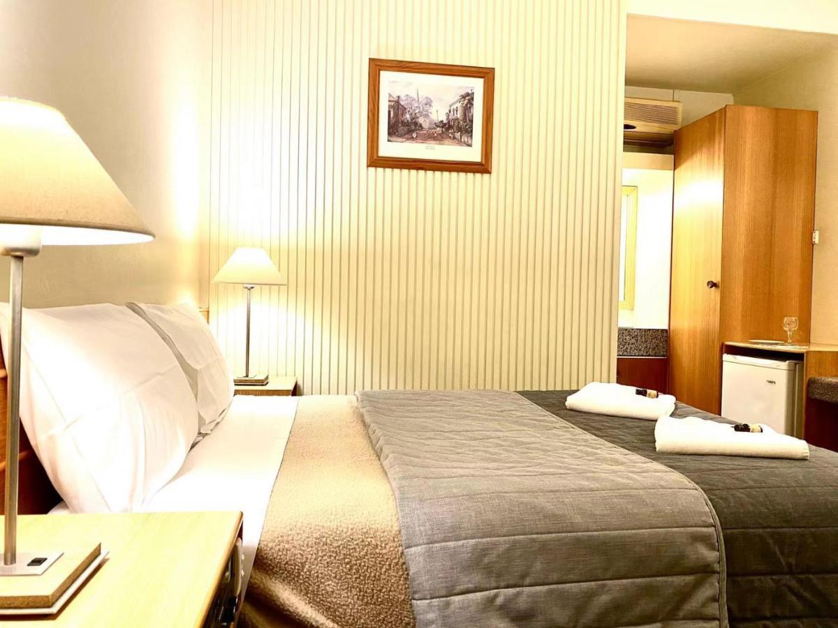 Gateway Motor Inn Наррандера Экстерьер фото