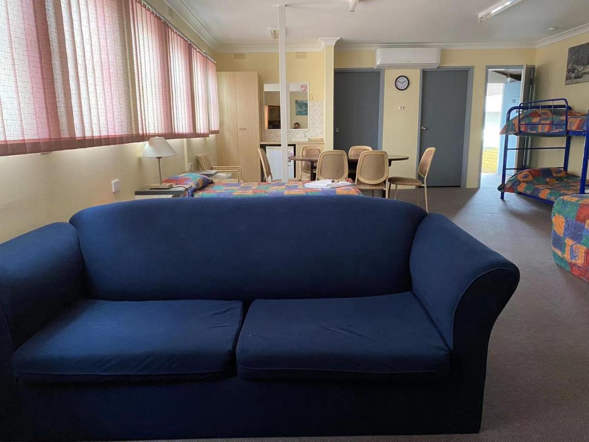 Gateway Motor Inn Наррандера Экстерьер фото