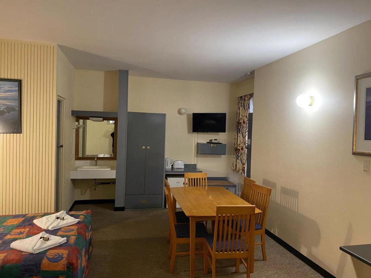 Gateway Motor Inn Наррандера Экстерьер фото