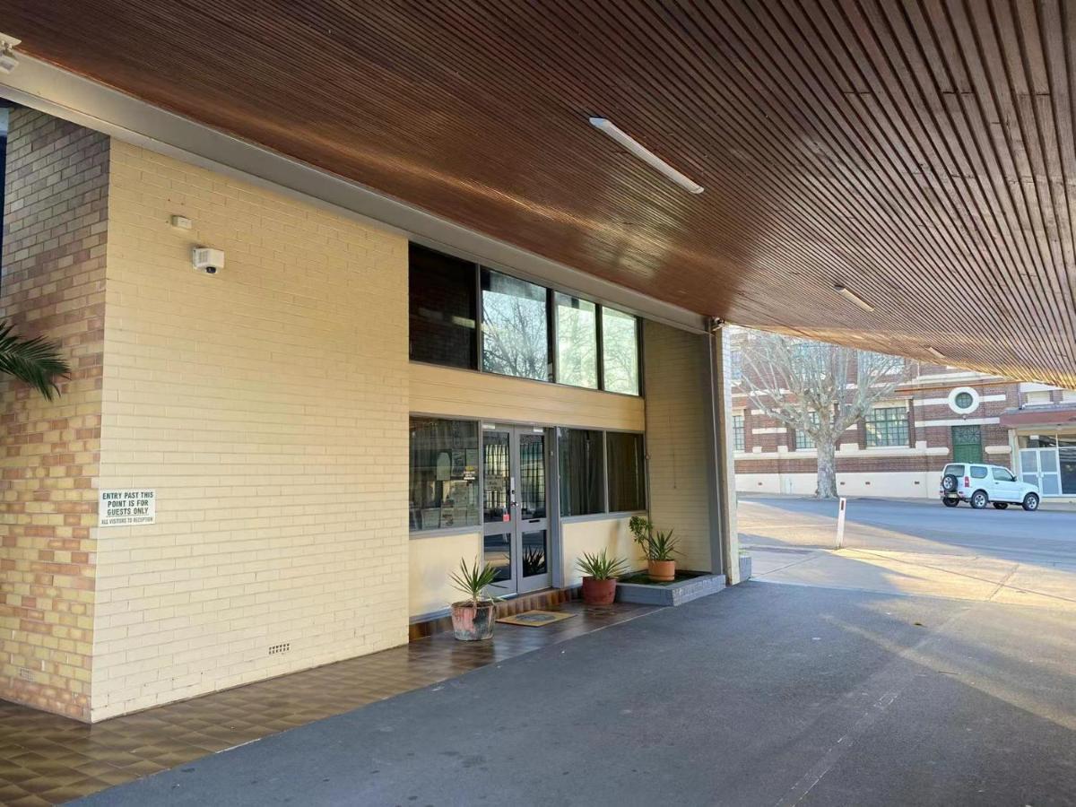 Gateway Motor Inn Наррандера Экстерьер фото