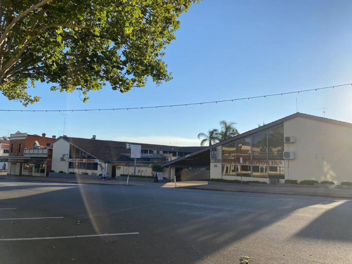 Gateway Motor Inn Наррандера Экстерьер фото