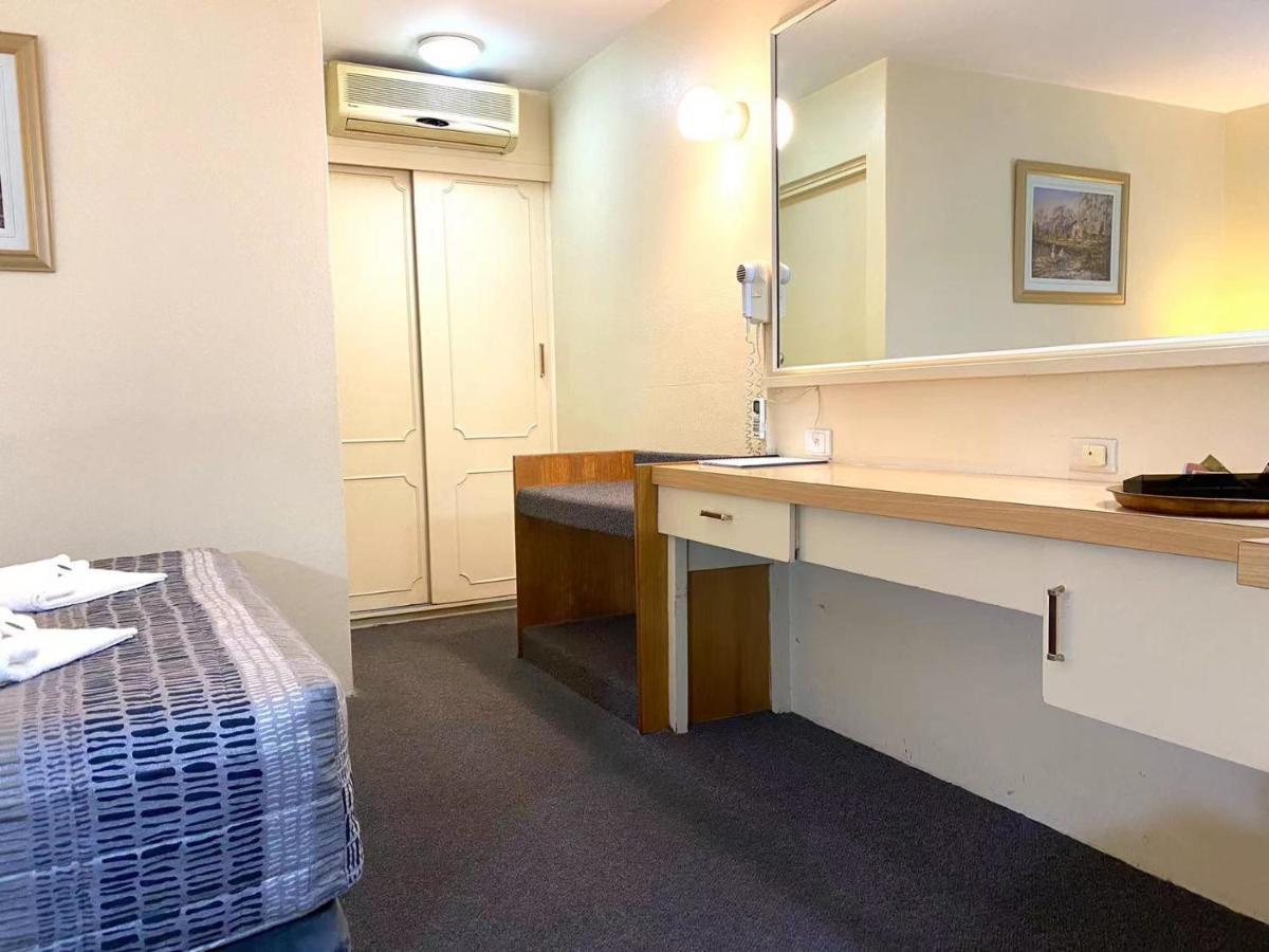 Gateway Motor Inn Наррандера Экстерьер фото