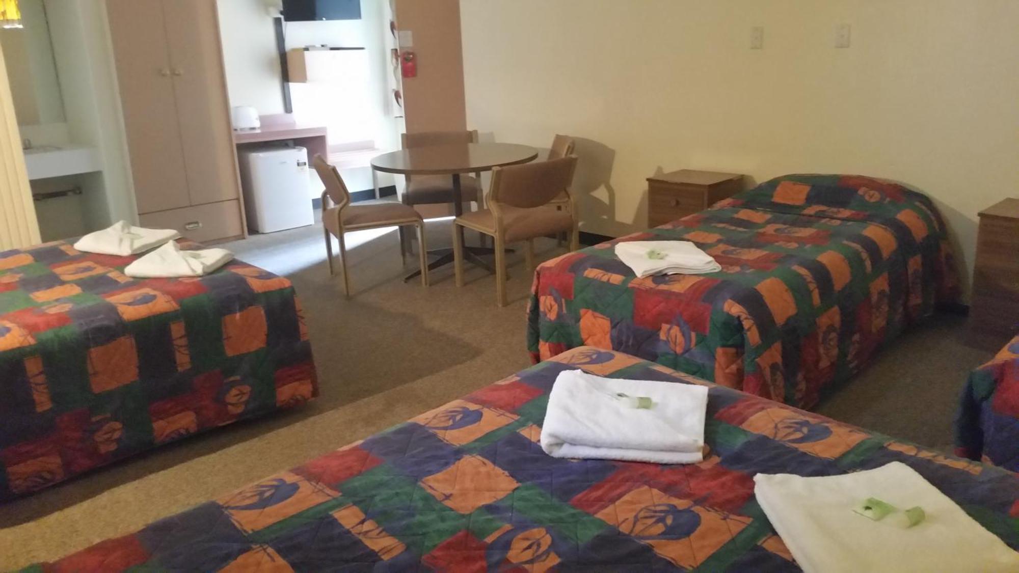 Gateway Motor Inn Наррандера Номер фото