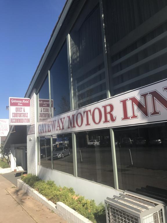 Gateway Motor Inn Наррандера Экстерьер фото